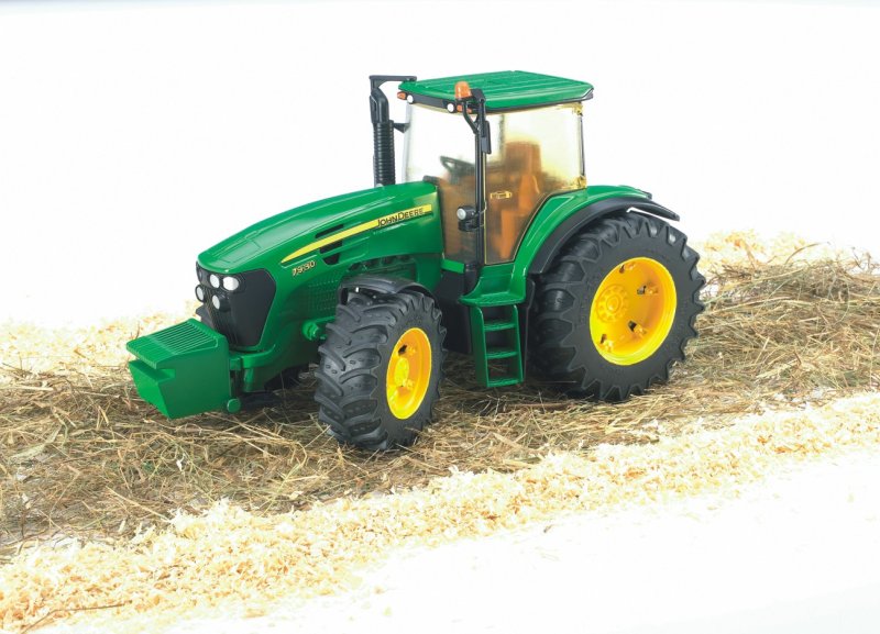 Трактор JD 7930