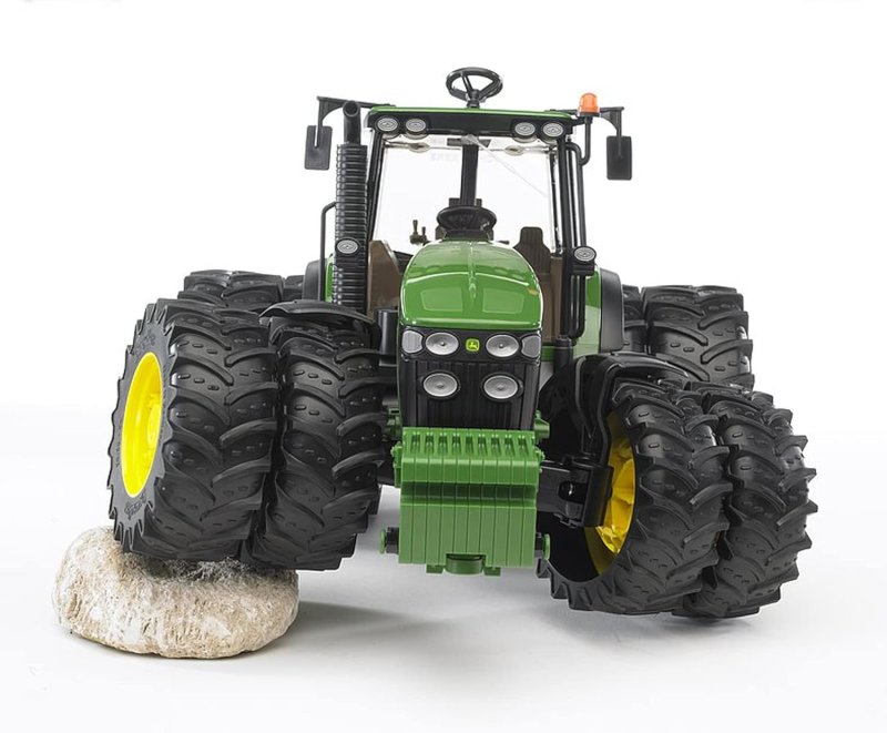 Трактор John Deere 7930