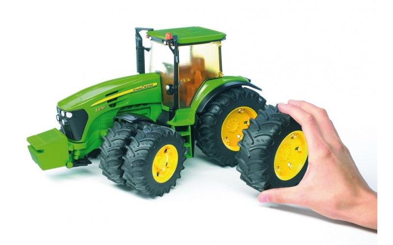 Трактор John Deere 7930 Bruder