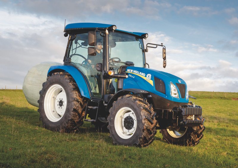 Трактор New Holland