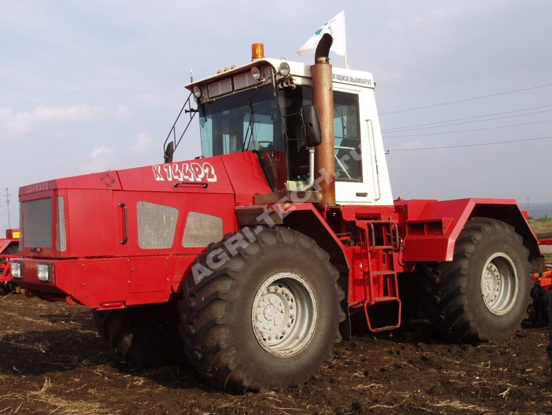 Трактор Кировец к-744р2