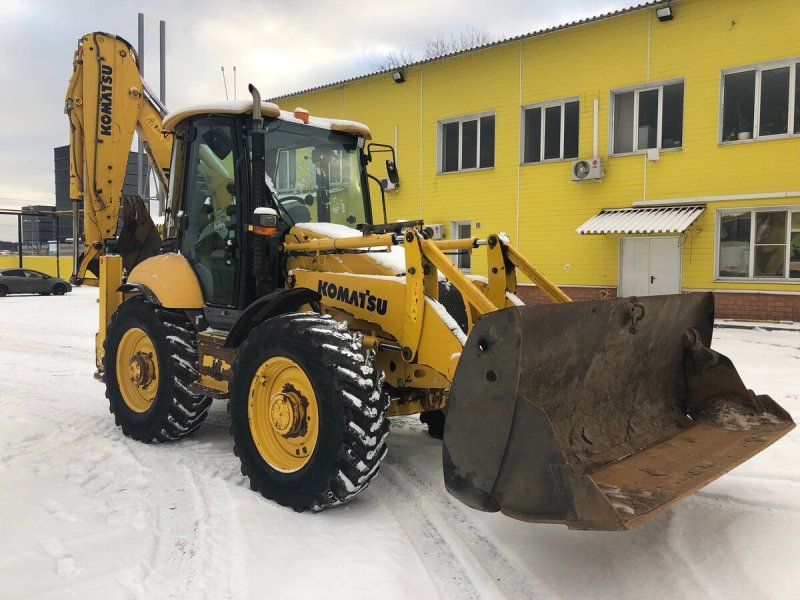 Экскаватор-погрузчик Komatsu wb93s
