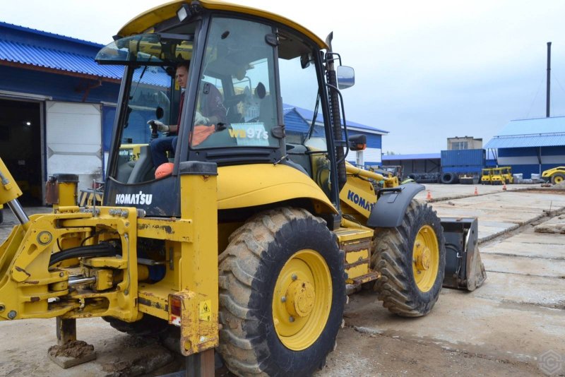 Komatsu wb97s-5