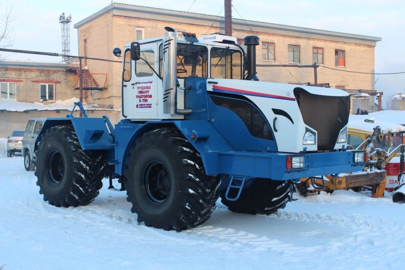 Трактор УЛТЗ-700