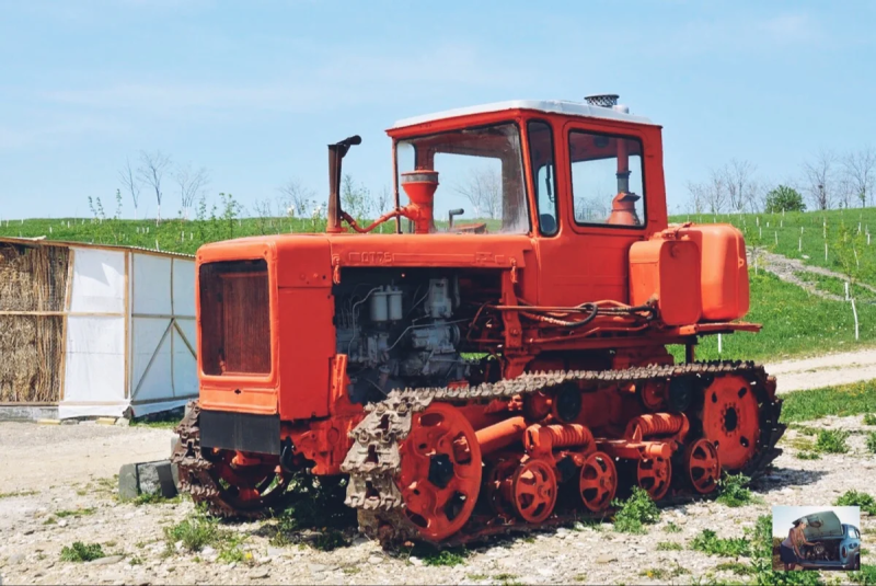 ДТ-75 трактор