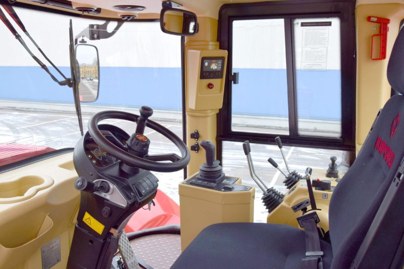 Кировец к 525 кабина