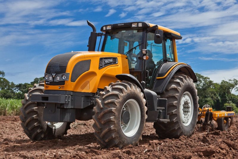 Трактор Valtra желтый