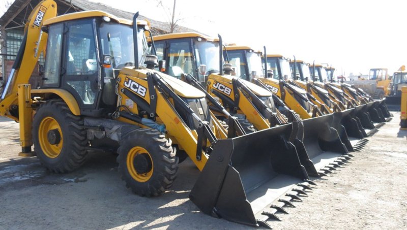 JCB трактор narxi
