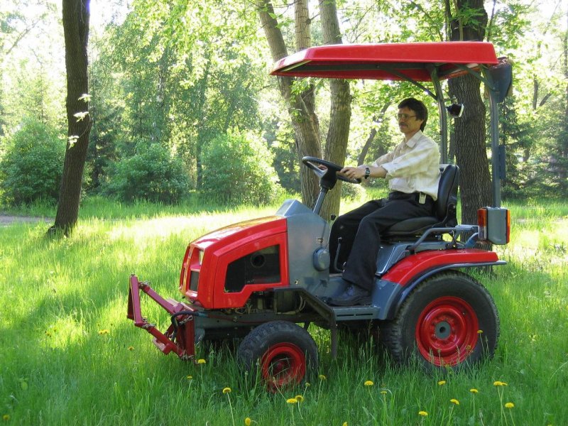 КМЗ-12 минитрактор