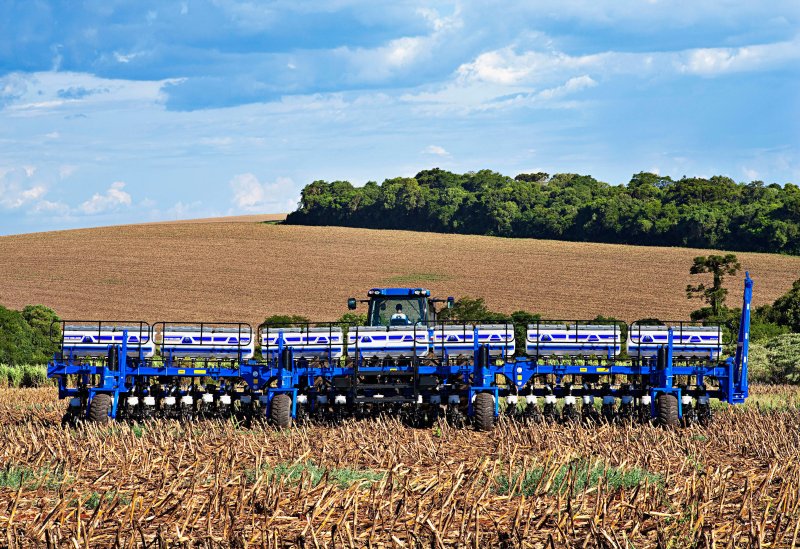 Field Blue Tracktor