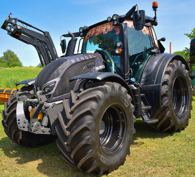 Трактор Valtra