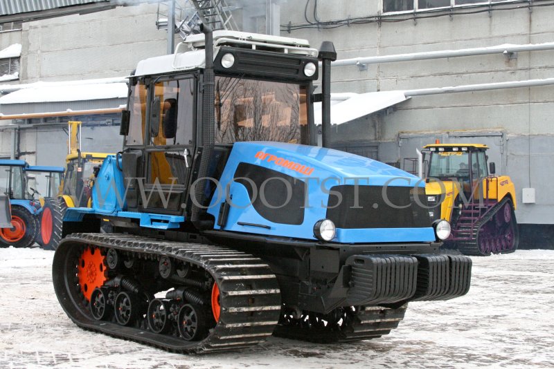 Гусеничный трактор Агромаш 90тг