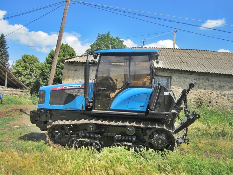 Гусеничный трактор Агромаш 90тг