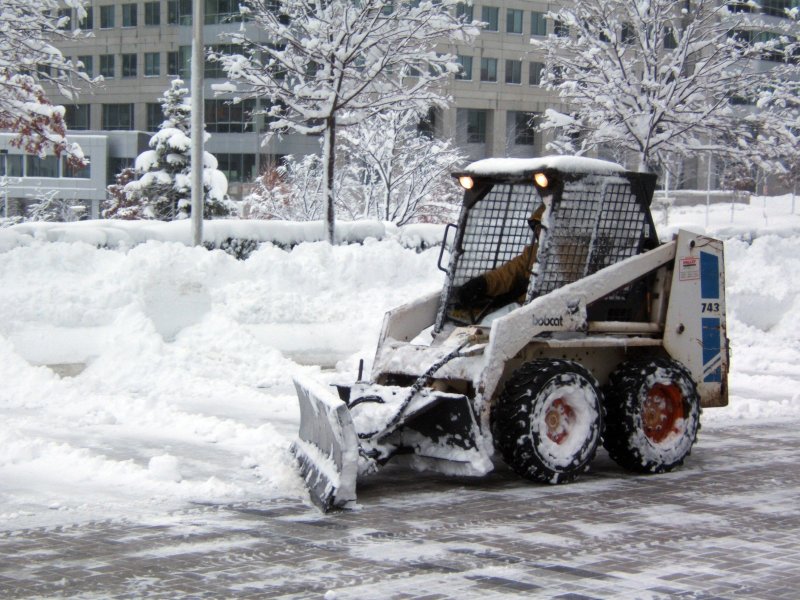 Bobcat s185 снегоуборка