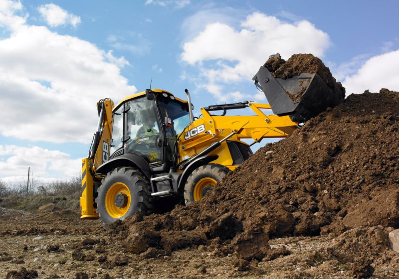 Трактор JCB 3