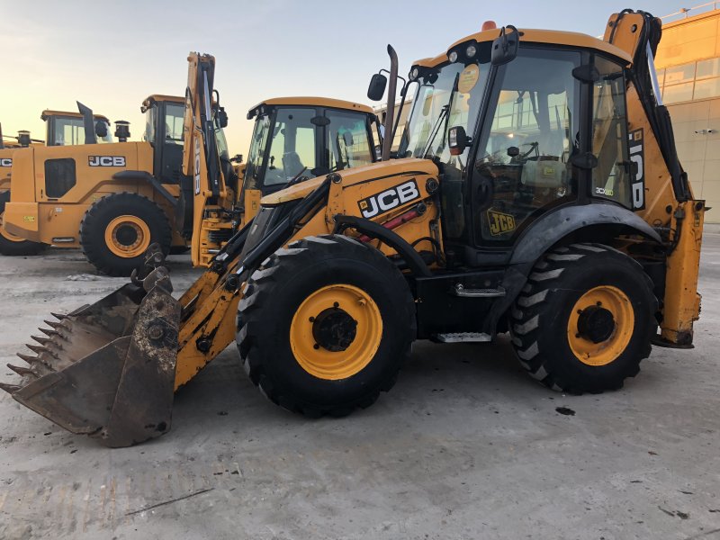 Трактор JCB 3cx