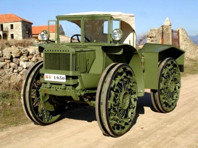 Артиллерийский тягач Павези