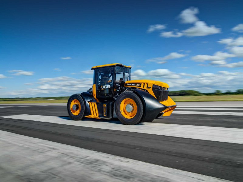 JCB Fastrac 8000