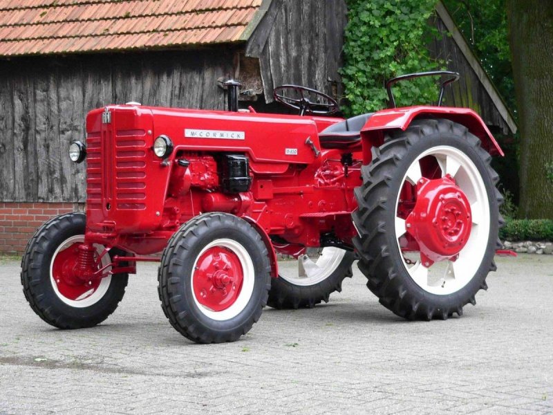 International Harvester трехколесный трактор