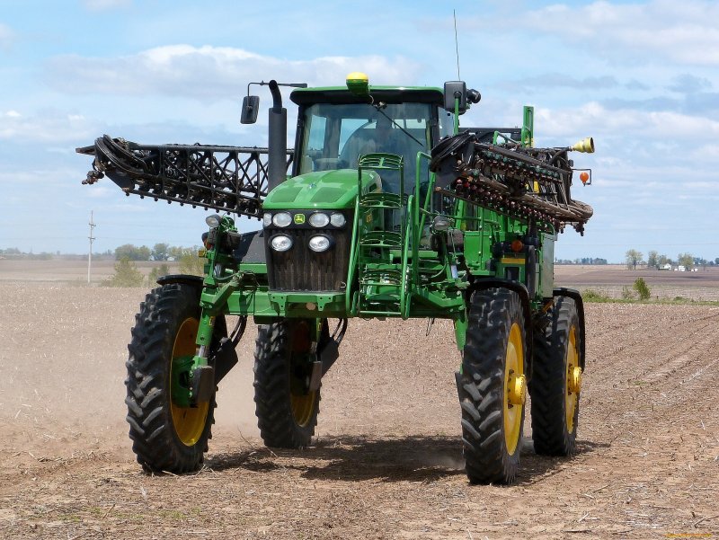 Опрыскиватель John Deere