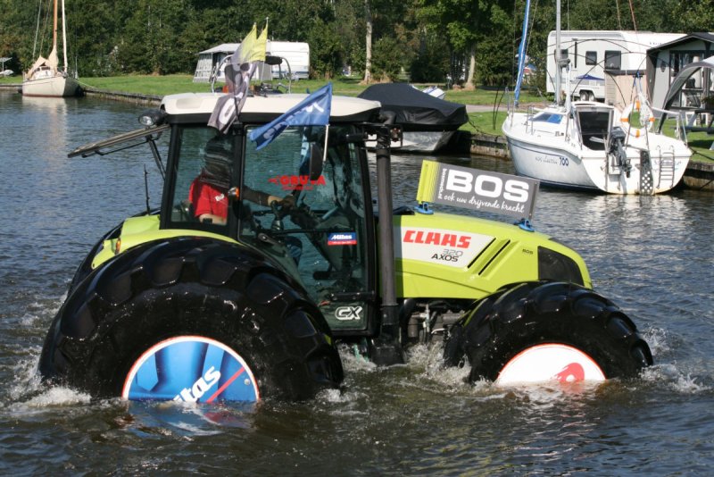 Трактор CLAAS 320