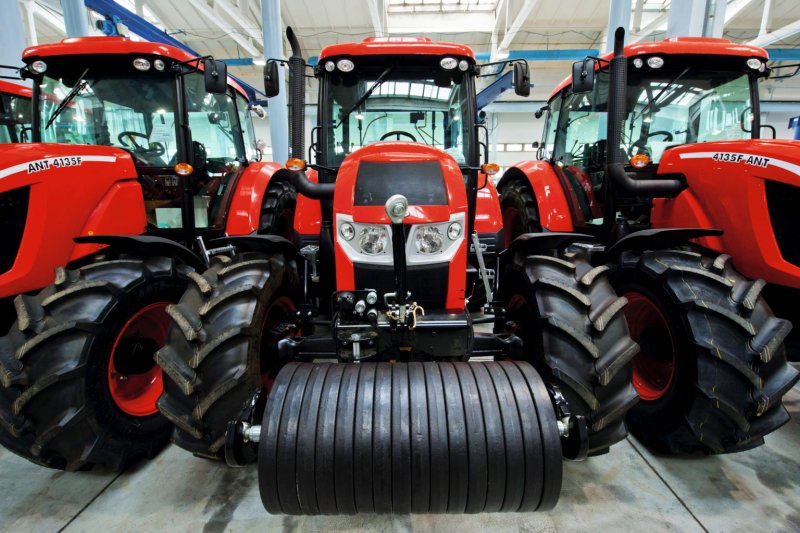 Трактор сельскохозяйственный колесный Ant 4135f