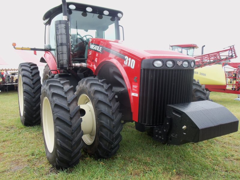 Трактор versatile Buhler 305