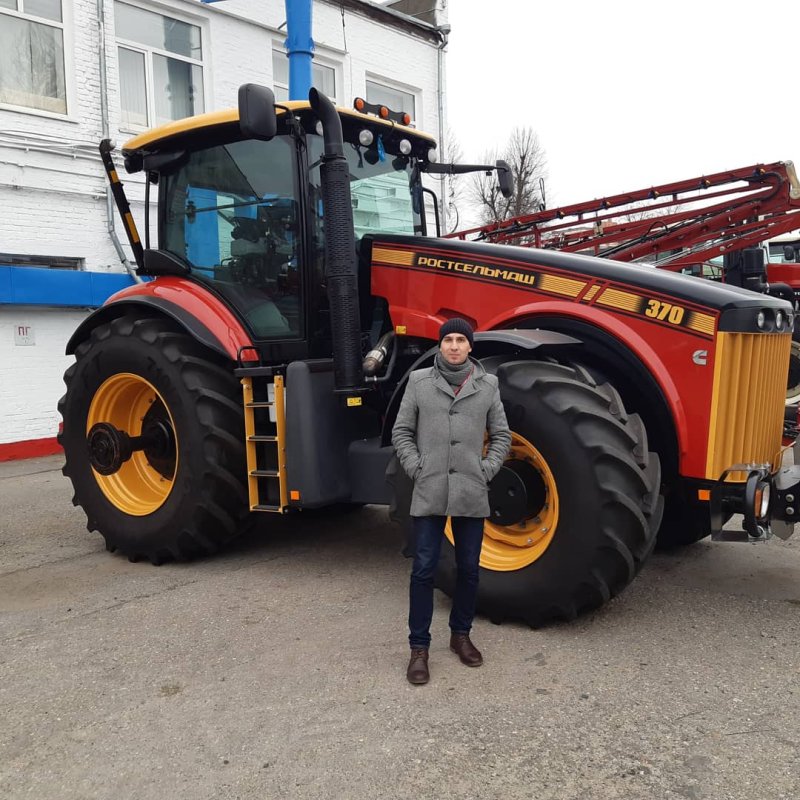 Трактор версатайл 370