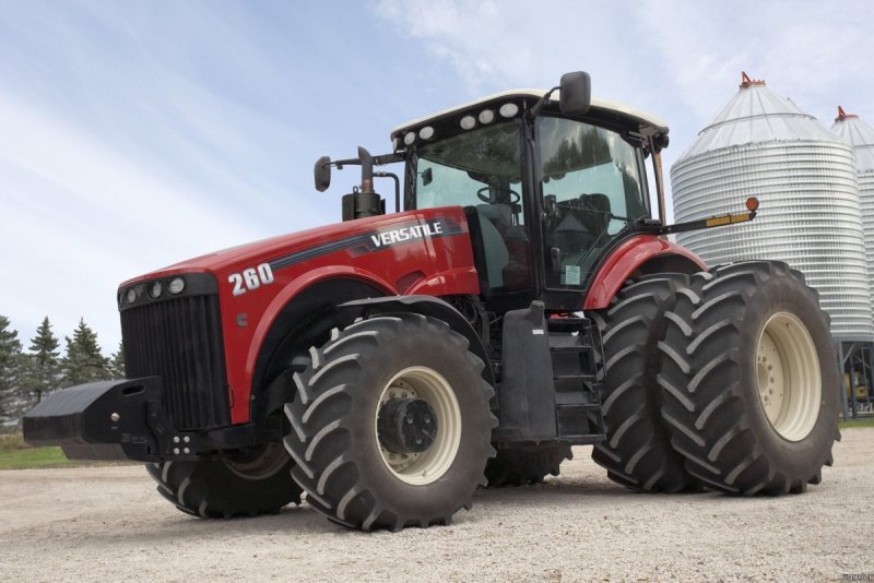 Трактор Buhler versatile