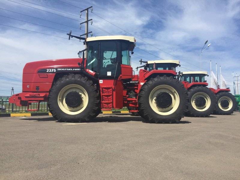 Трактор Buhler versatile 2375
