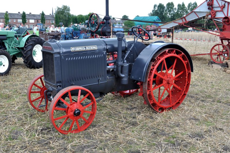 MCCORMICK старые трактора
