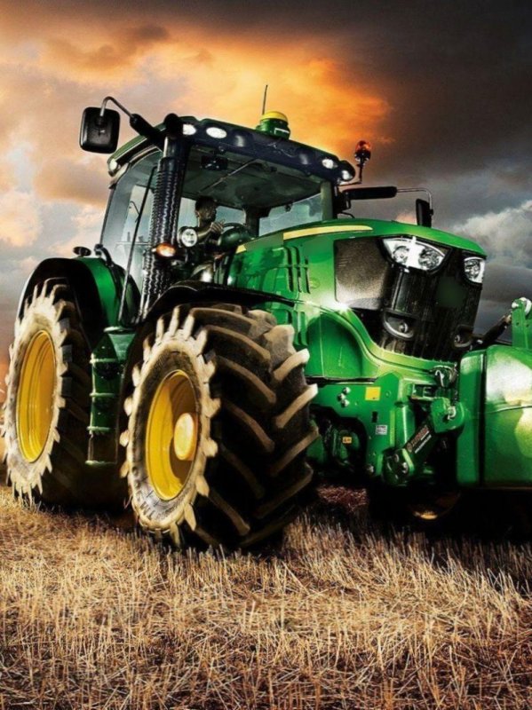 John Deere трактор