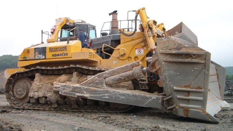Бульдозер Komatsu d575a