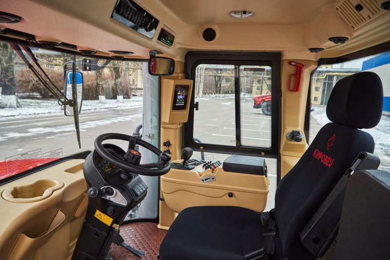 Кировец к 525 кабина