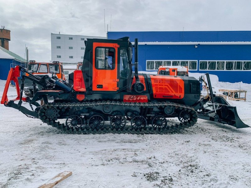 Трактор Алтайлесмаш