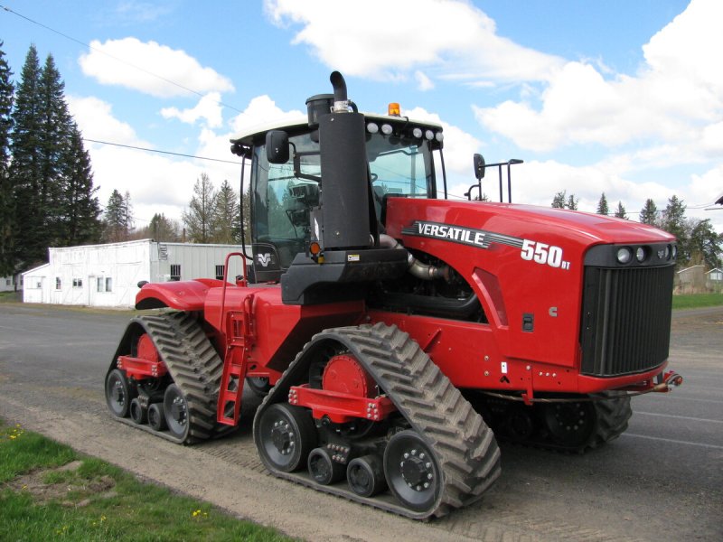 Versatile 570 Delta track