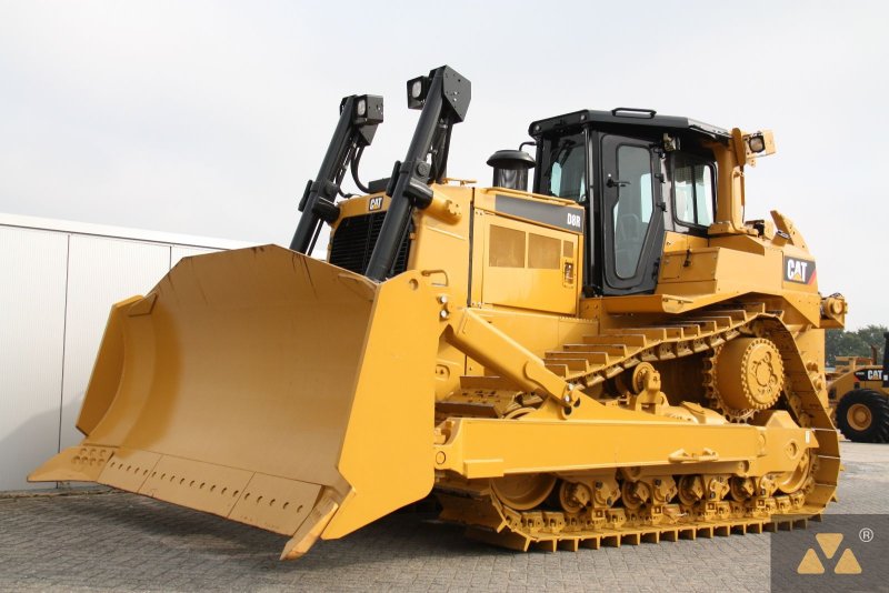 Бульдозер Cat d8