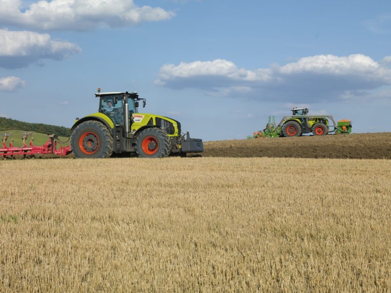 Трактор колесный сельскохозяйственный CLAAS Axion 940