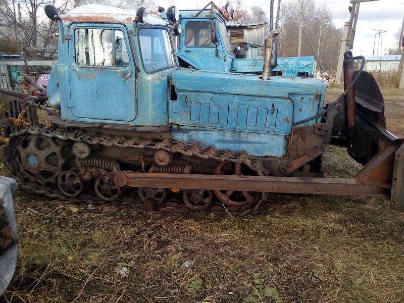 Т-150 трактор гусеничный и ДТ 75