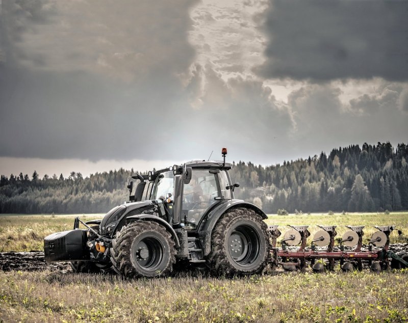 Valtra n174v