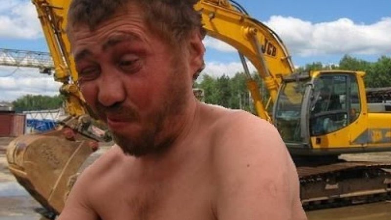 Мужчин экскаваторщик