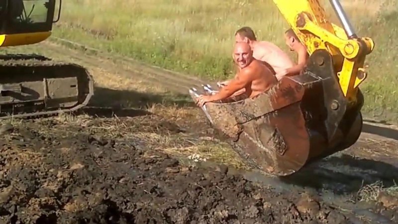 Веселый экскаваторщик