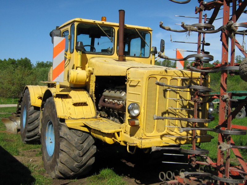 Кировец к 700