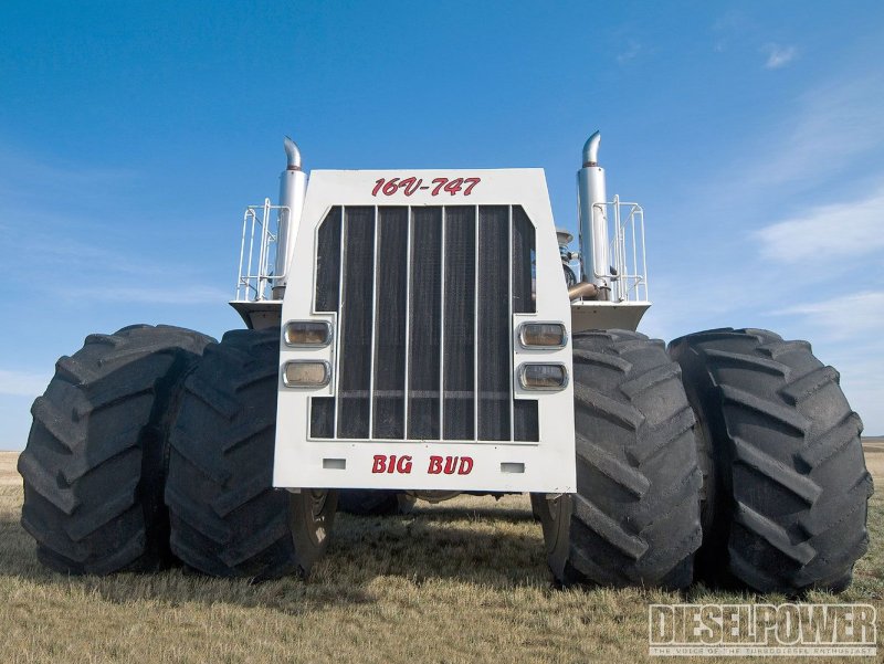 Трактор big Bud