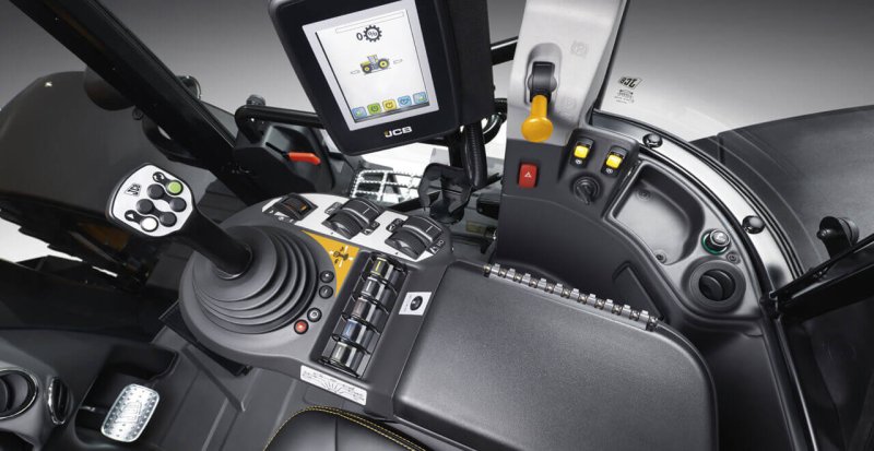 Трактор JCB Fastrac