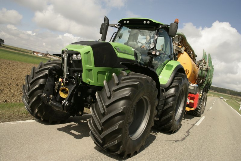 Трактор немецкий Deutz Фенд