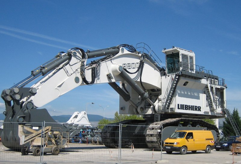 Liebherr r 9800