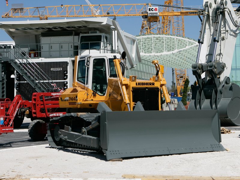 Liebherr PR 744
