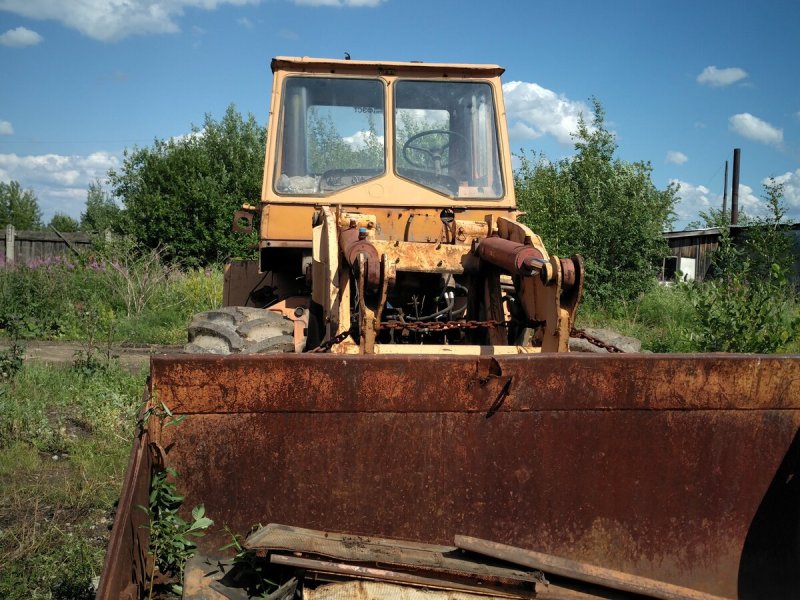 Трактор т 156