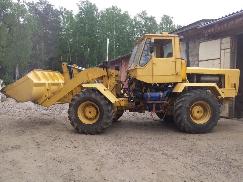 Фронтальный погрузчик ХТЗ Т-156